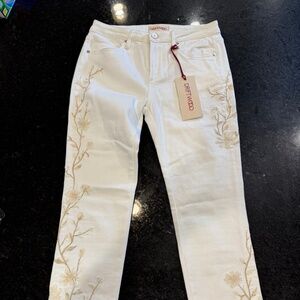 Driftwood 26 creamy white jeans women’s embroidered with flowers